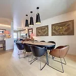 Nestor&jeeves - Fleurs Terrasse - 3 *